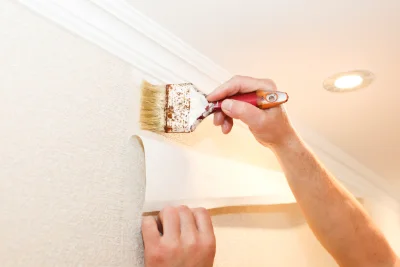 Pose de papier peint à Sedzère — revêtements muraux et toiles de verre